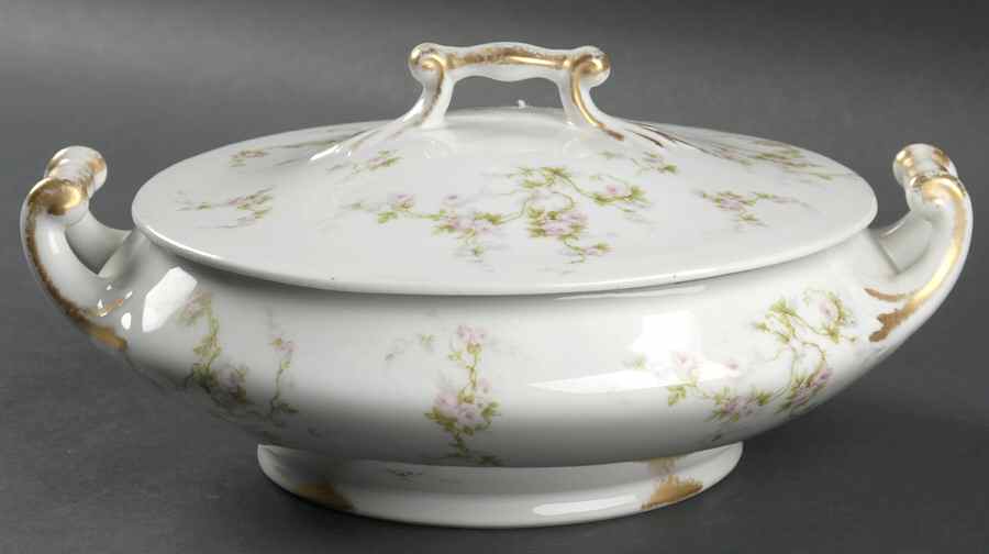 RDN20 Round Covered Vegetable by M Redon-1