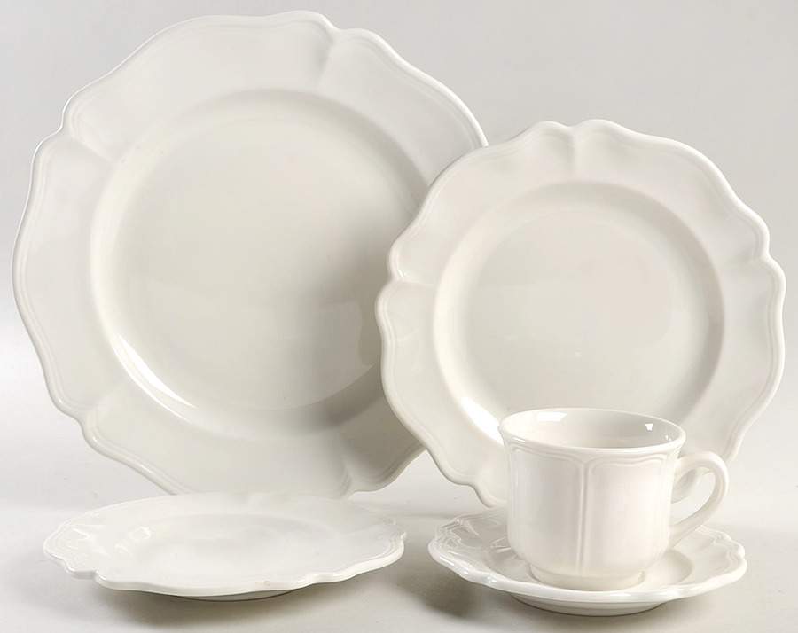 Heirloom 5 Piece Place Setting by Red Cliff-1