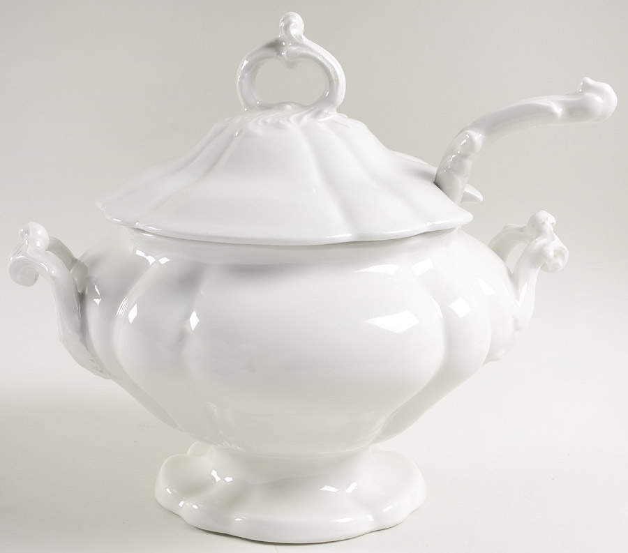 Heirloom Tureen & Lid w/Ladle by Red Cliff-1