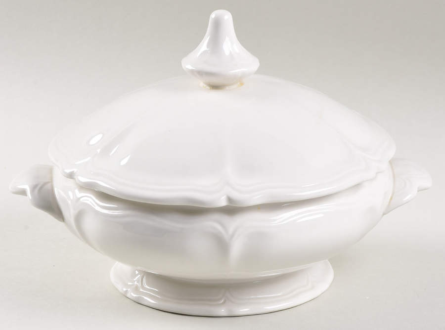 Heirloom Round Covered Vegetable by Red Cliff-1