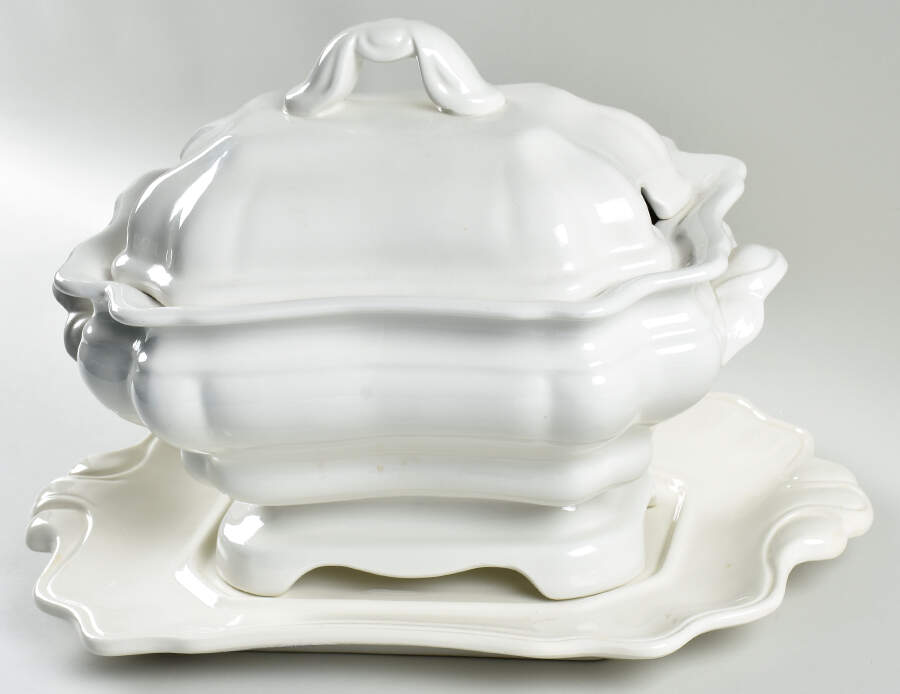 Heirloom Tureen & Lid w/Underplate by Red Cliff-1