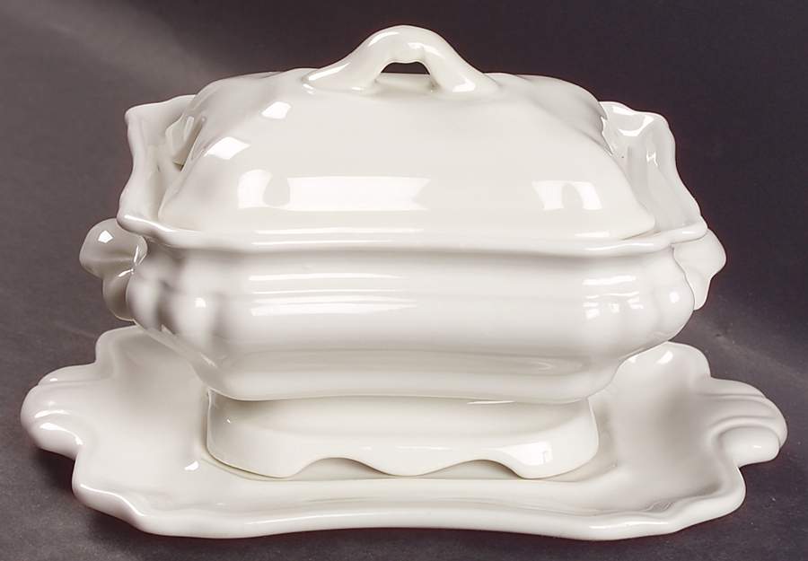 Heirloom Mini Tureen w/Lid & Underplate by Red Cliff-1