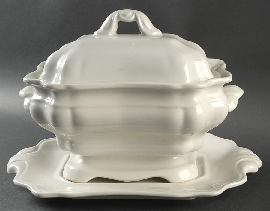 Heirloom Large Bedford Tureen & Underplate by Red Cliff-1