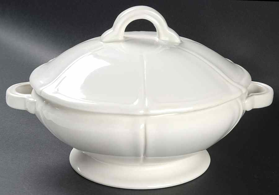Heirloom Round Covered Vegetable by Red Cliff-1