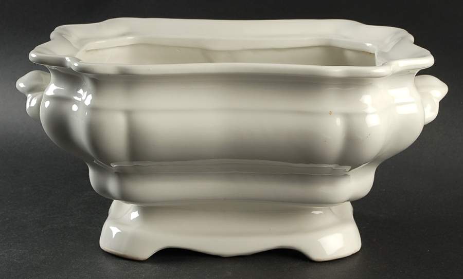Heirloom Large Bedford Tureen No Lid by Red Cliff-1