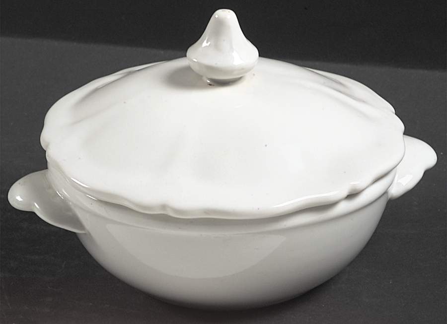 Heirloom Individual Soup & Lid by Red Cliff-1