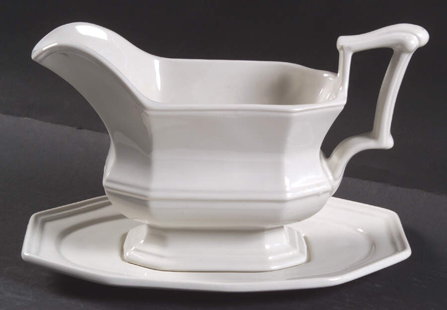 Heritage Gravy Boat & Underplate by Red Cliff-1