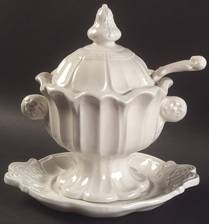 Sydenham Sauce Boat & Lid & Underplate & Ladle by Red Cliff-1