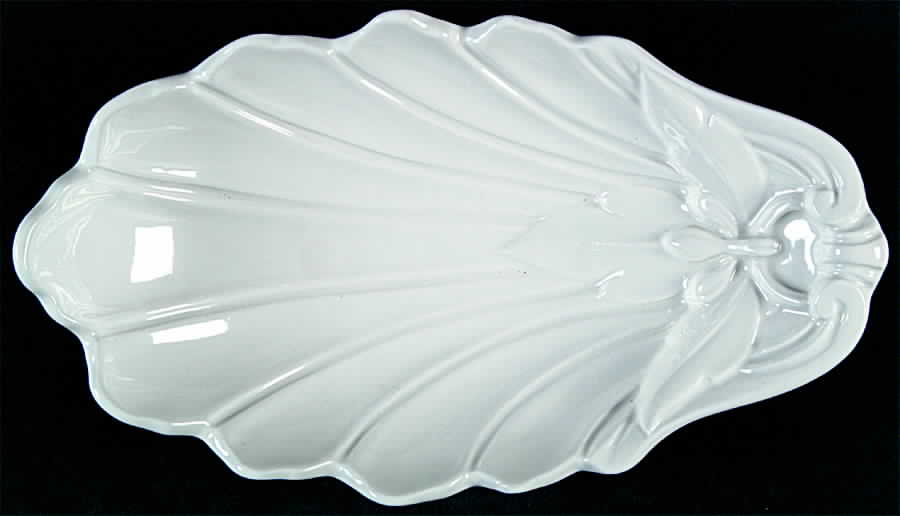 Sydenham Leaf Shaped Dish by Red Cliff-1