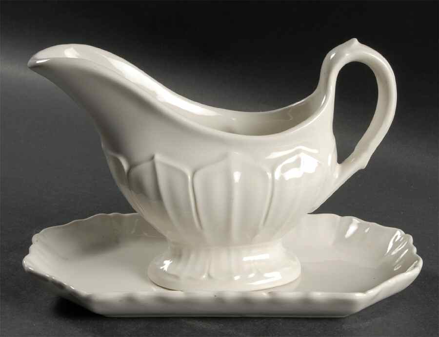 Sydenham Gravy Boat & Underplate by Red Cliff-1