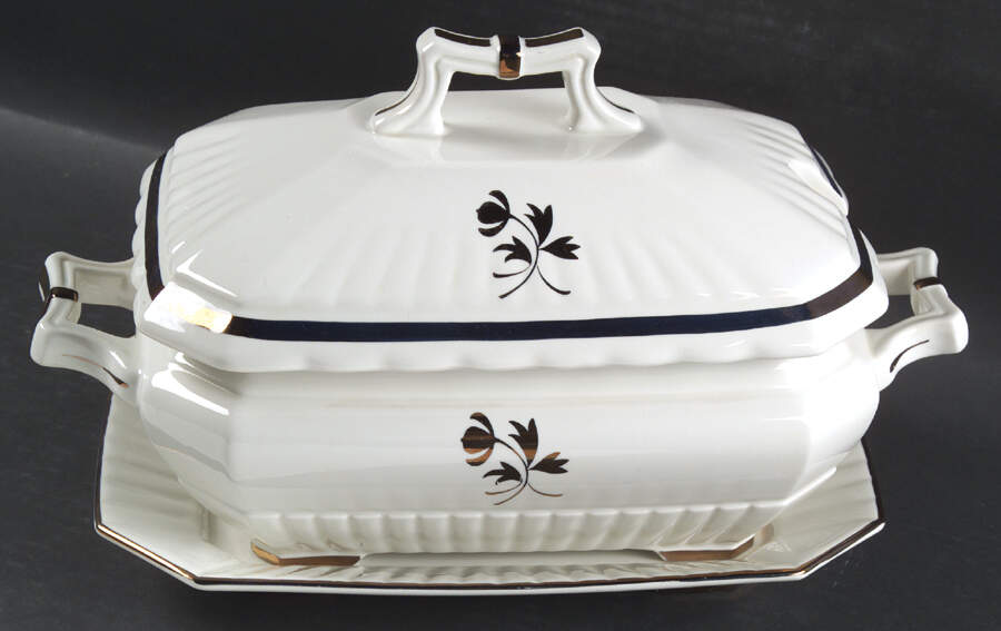 Tea Leaf Tureen & Lid w/Underplate by Red Cliff-1