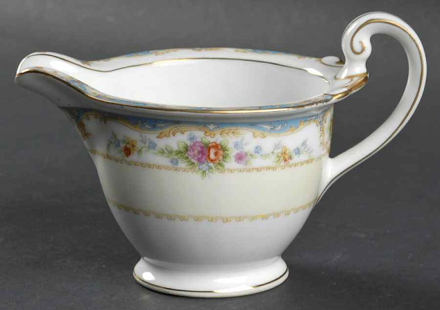 Bienville (Floral Center) Creamer by Regal (Japan)-1