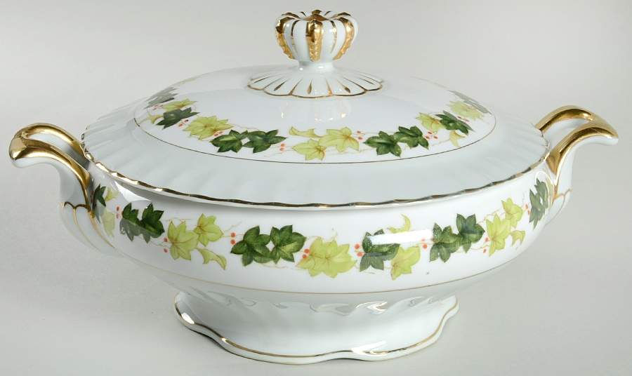Lawndale Round Covered Vegetable by Regal (Japan)-1