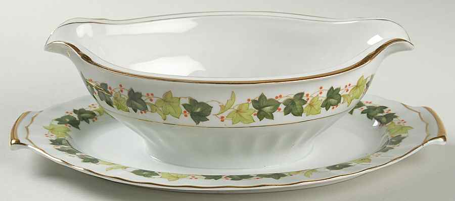 Lawndale Gravy Boat with Attached Underplate by Regal (Japan)-1