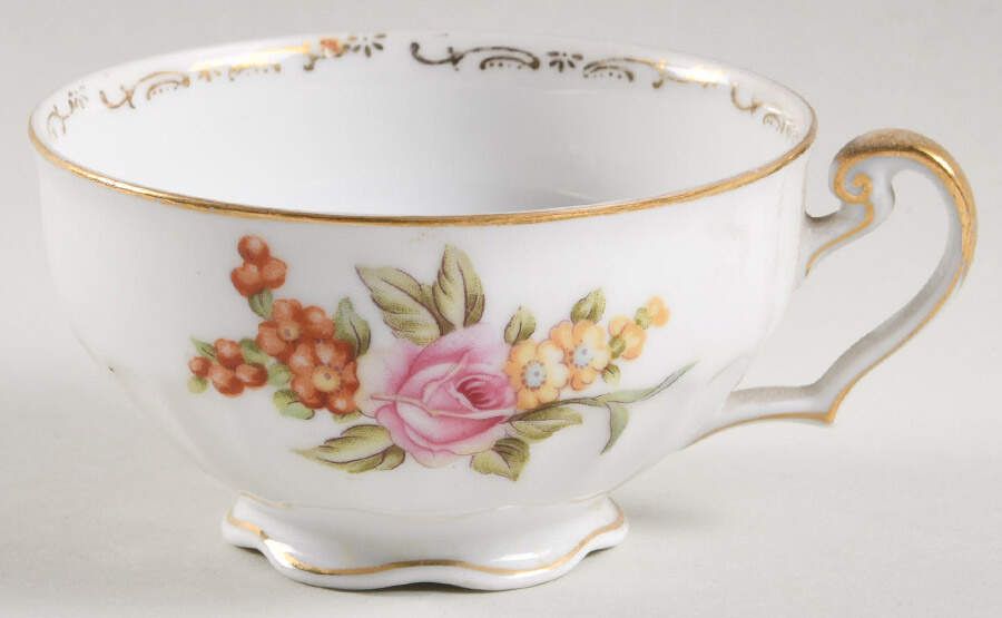 Mel Rose Footed Cup by Regal (Japan)-1
