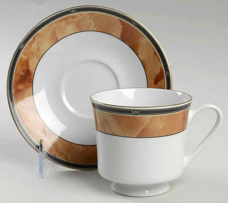 Wood Garland Footed Cup & Saucer Set by Retroneu-1