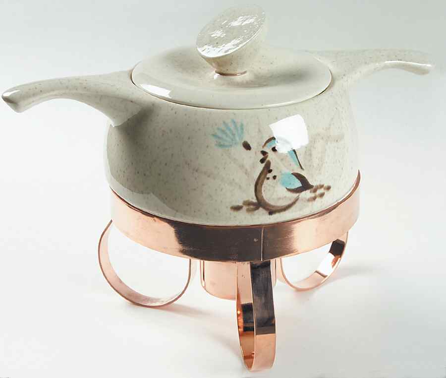 Bob White 1 Qt Rd Covered Casserole w/Copper Metal Stand by Red Wing-1
