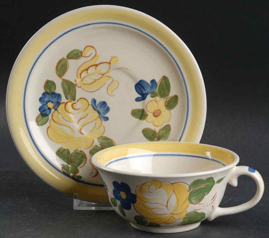 Brittany Flat Cup & Saucer Set by Red Wing-1