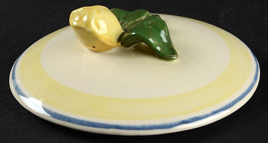 Brittany Lid for Cream Soup Bowl by Red Wing-1