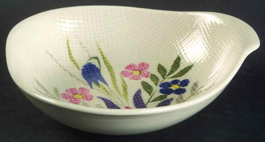 Country Garden Fruit/Dessert (Sauce) Bowl by Red Wing-1