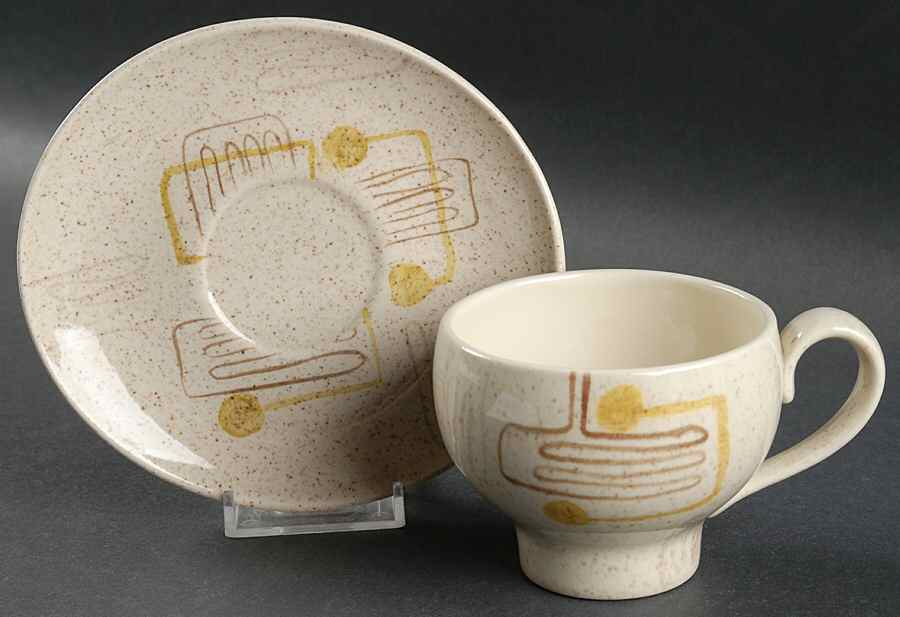 Crazy Rhythm Flat Cup & Saucer Set by Red Wing-1