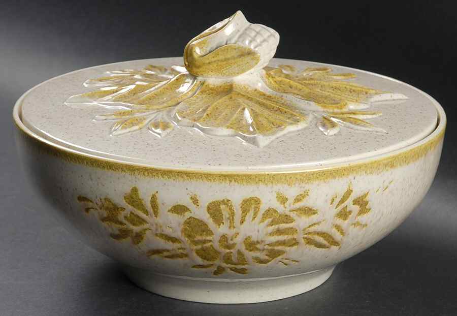 Damask Round Covered Vegetable by Red Wing-1
