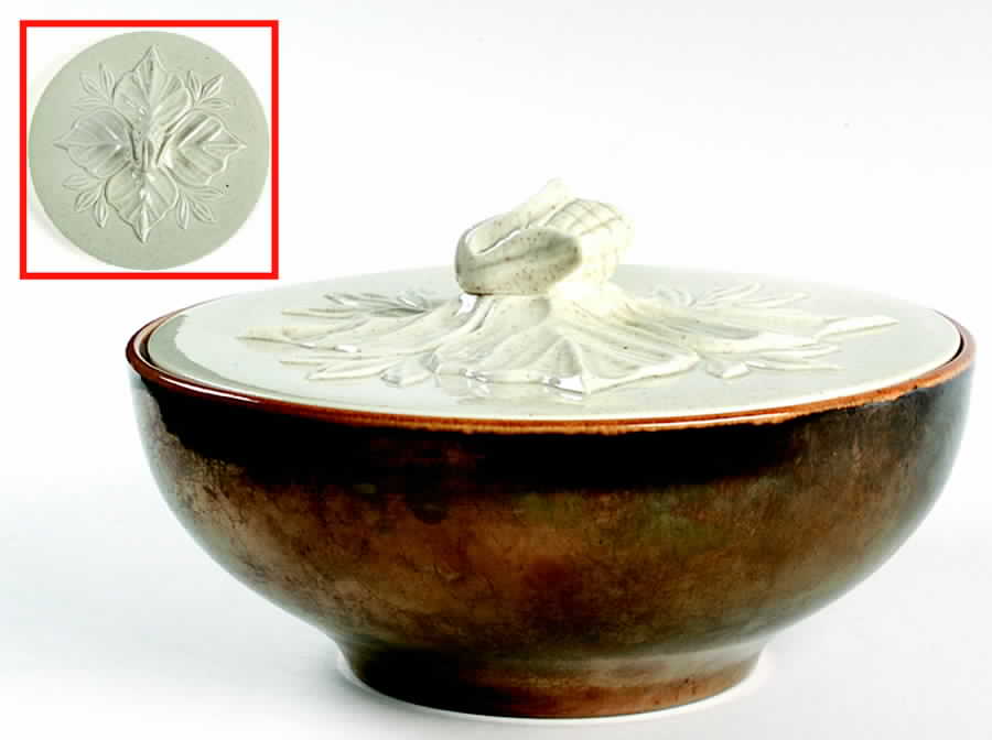 Kashmir 2 Qt Round Covered Casserole by Red Wing-1