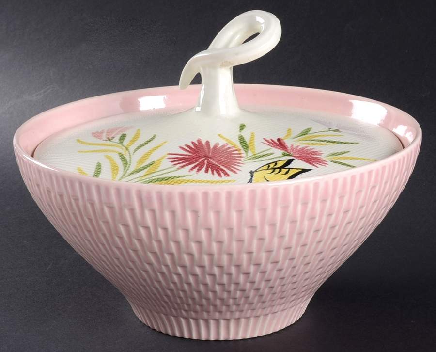Pink Spice 1.75 Qt Round Covered Casserole by Red Wing-1