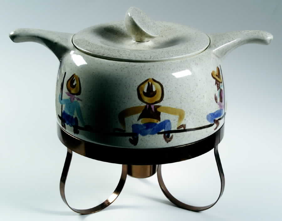 Round Up 4 Qt Rd Covered Casserole w/Copper Metal Stand by Red Wing-1