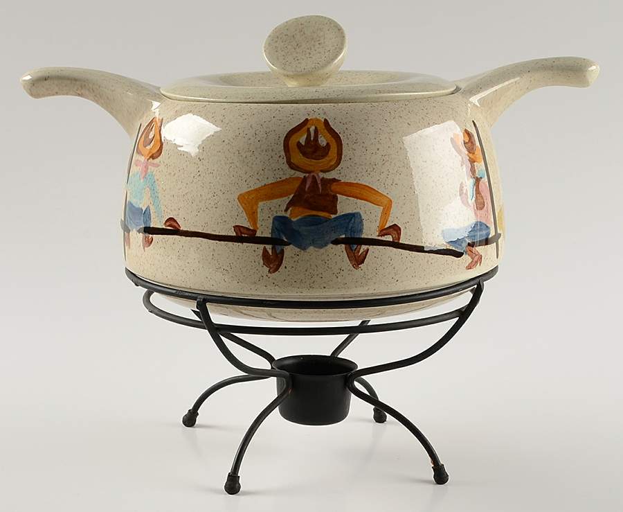 Round Up 4 Qt Rd Covered Casserole w/Black Metal Stand by Red Wing-1