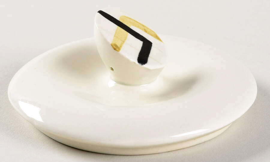 Smart Set Lid for Handled Marmite by Red Wing-1