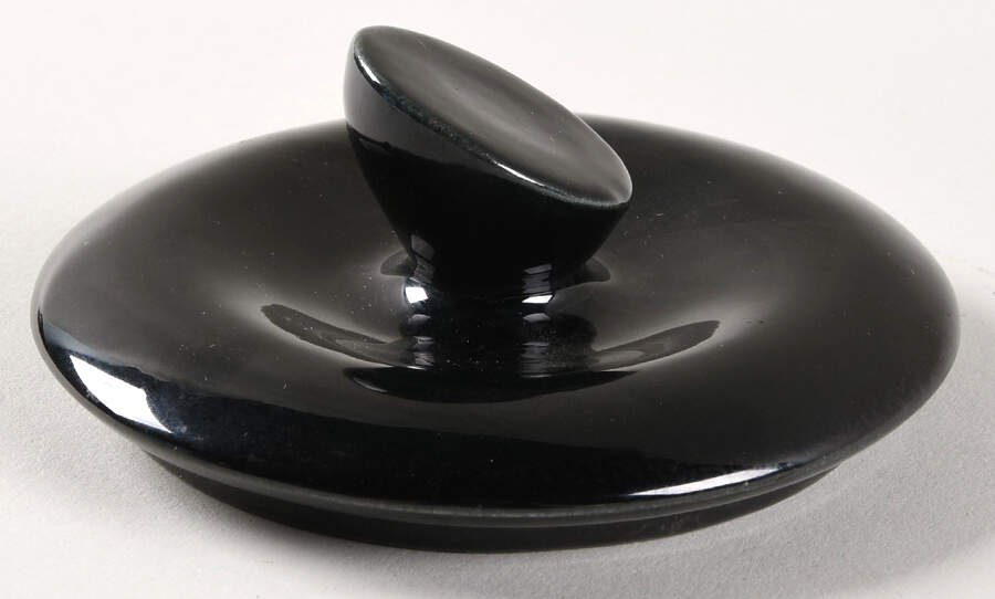Smart Set Lid for Handled Marmite by Red Wing-1
