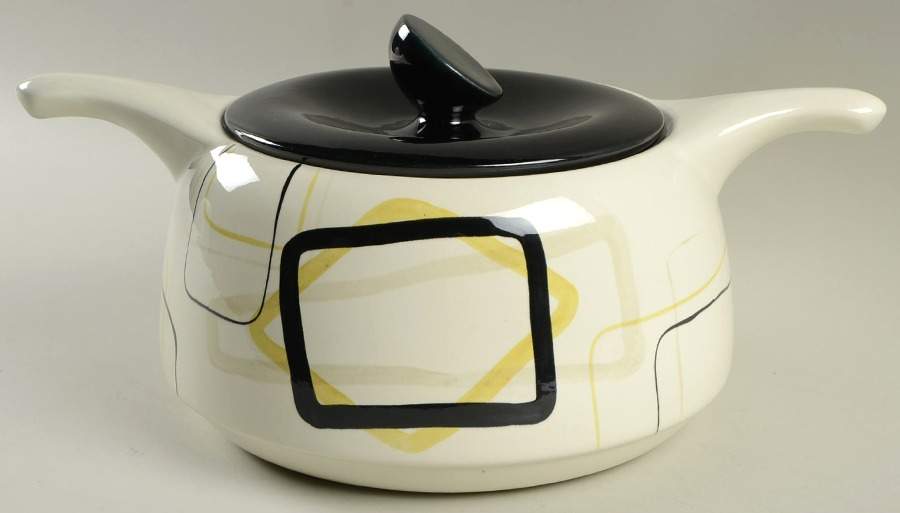 Smart Set 4 Quart Round Covered Casserole by Red Wing-1