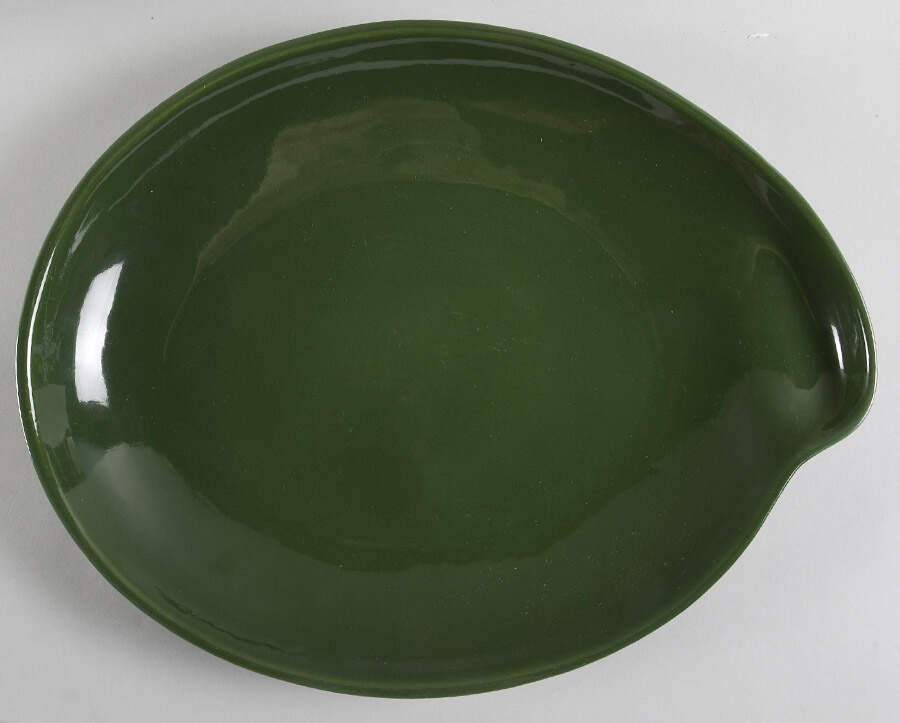 Town and Country Forest Green 15" Oval Serving Platter by Red Wing-1