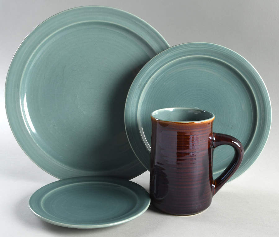Village Green 4 Piece Place Setting by Red Wing-1