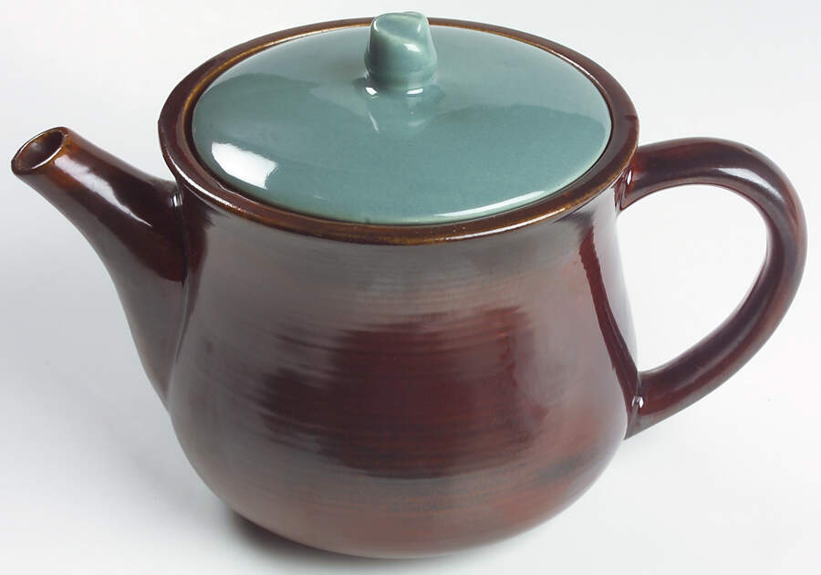 Village Green Teapot & Lid by Red Wing-1