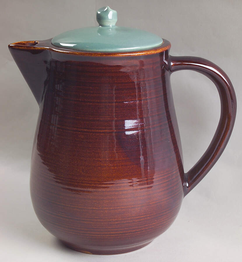 Village Green Coffee Pot & Lid by Red Wing-1