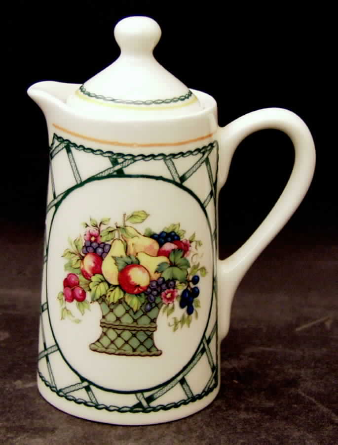 Bountiful Large Syrup with Lid by Rego-1