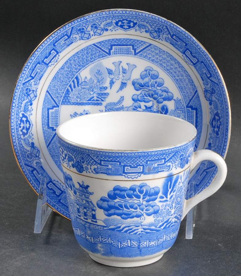 Blue Willow Footed Cup & Saucer Set by Royal Grafton-1
