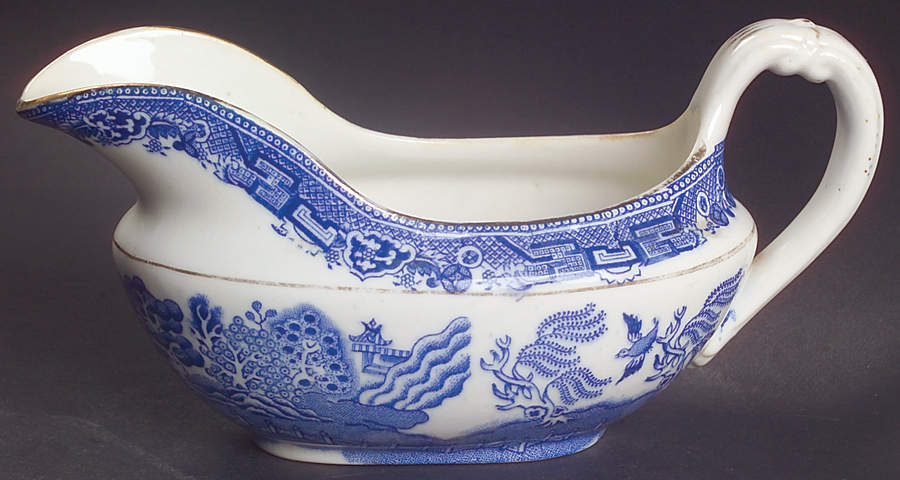 Blue Willow Gravy Boat by Royal Grafton-1