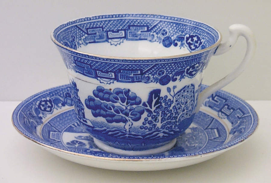 Blue Willow Flat Cup & Saucer Set by Royal Grafton-1