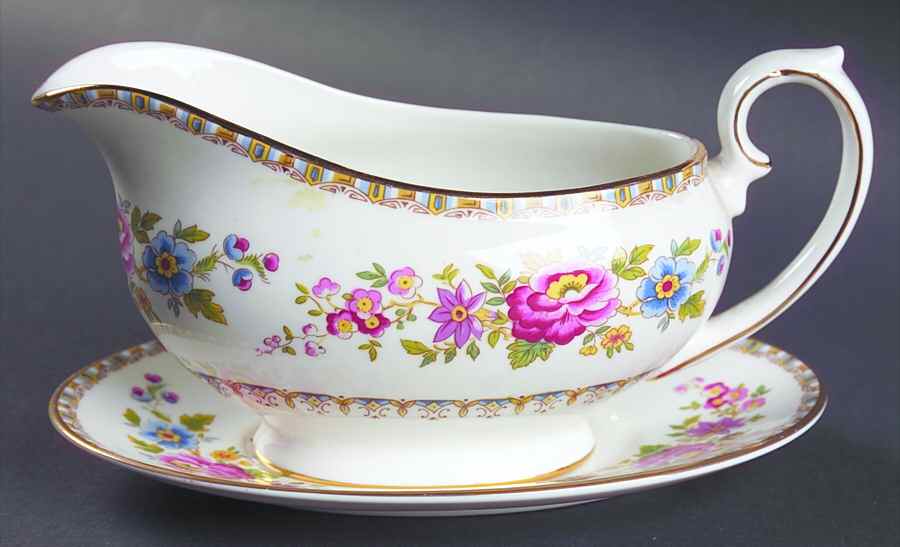 Malvern (Smooth) Gravy Boat & Underplate by Royal Grafton-1