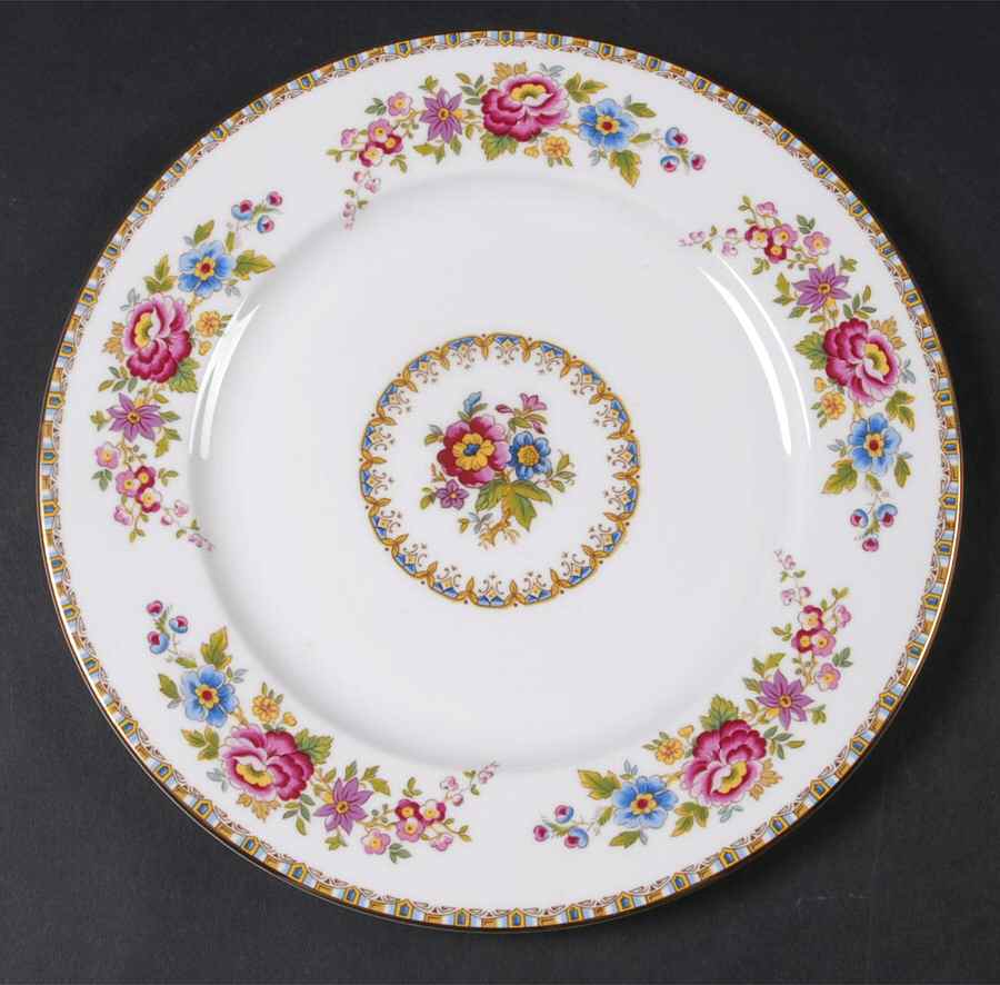 Malvern (Smooth) Luncheon Plate by Royal Grafton-1