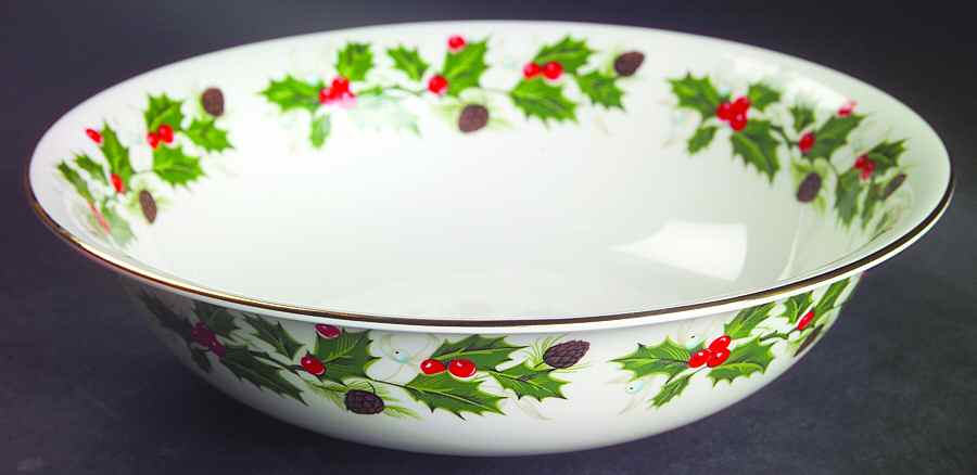 Noel (Holly Backstamp, Smooth) 9" Round Vegetable Bowl by Royal Grafton-1