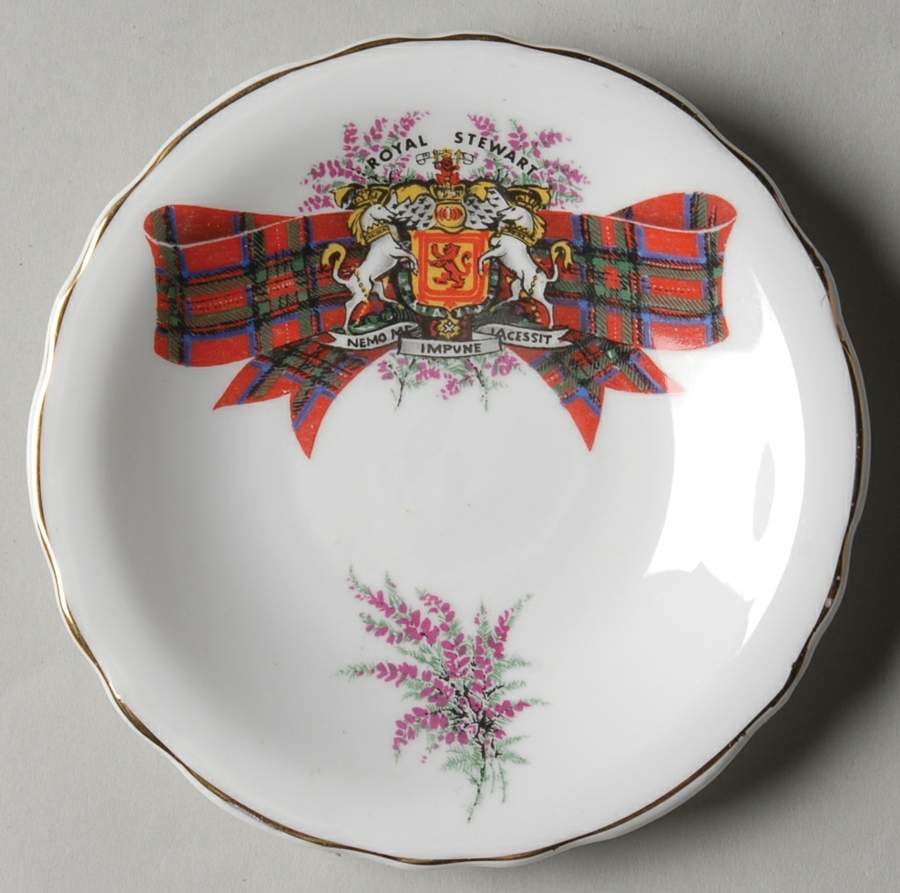 Coat of Arms (Scalloped) Coaster by Royal Grafton-1