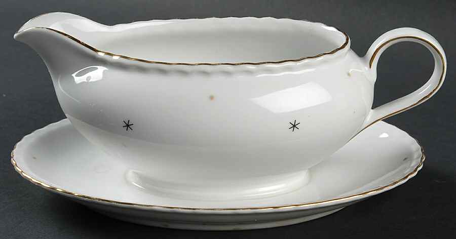 Moderne Gravy Boat with Attached Underplate by Royal Hanover-1