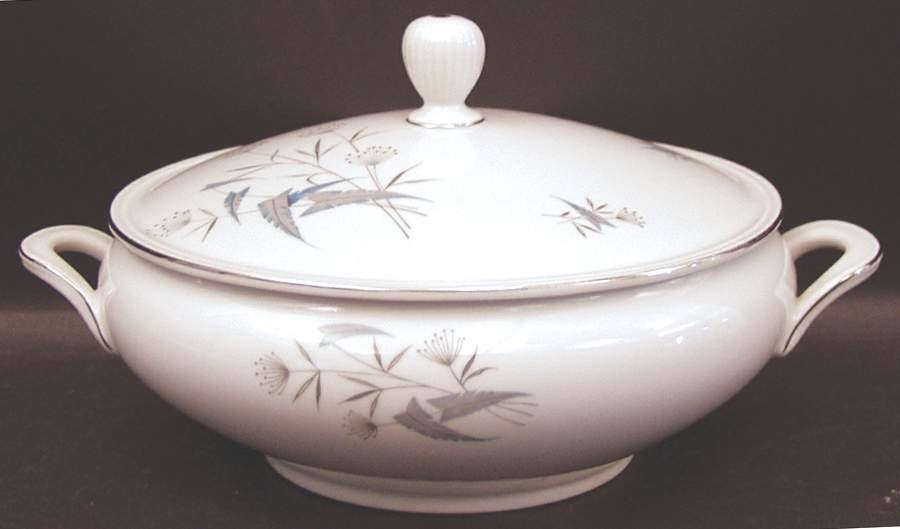 RHE3 Round Covered Vegetable by Royal Heiden-1