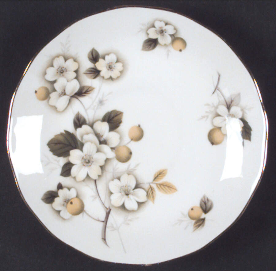 8342 Saucer by Rosina-Queens-1