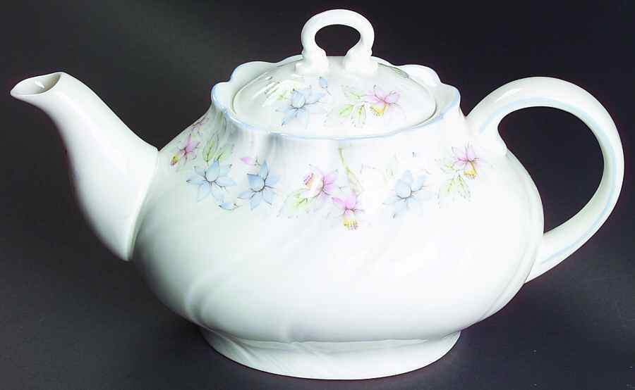 Claire Teapot & Lid by Rosina-Queens-1