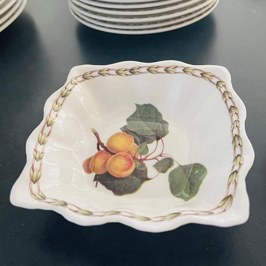 Hooker's Fruit (Bone, Made In England) Bon Bon by Rosina-Queens-1